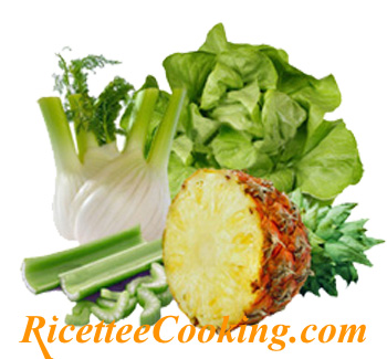 Centrifugato di finocchio, sedano, ananas e lattuga